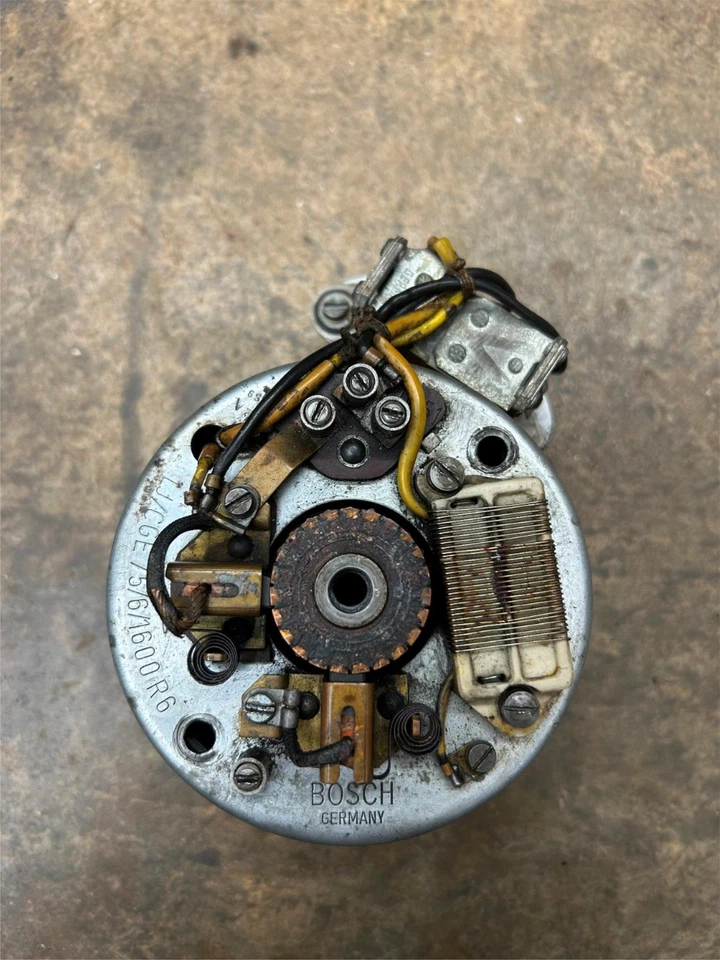 Alternador BMW Slash 2 R50/2; R60/2; R69S P/N- 12 31 8 002 203 Foto 2 de 4