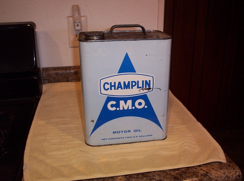 VINTAGE CHAPLIN C.M.O.TWO GALLON MOTOR OIL CAN - EMPTY