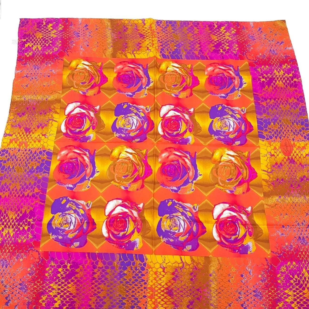GUCCI Foulard Carré Rose Serpent Soie L (34,3 pouces) x L (34,3 pouces) Multicolore MK250201001