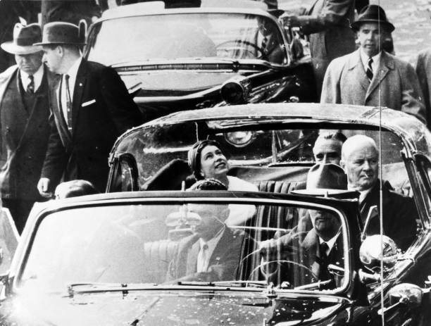 Hm. Queen Elizabeth 1957 Historic Old Photo-image