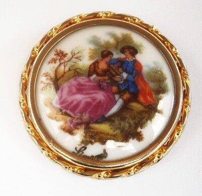 S584) Vintage Limoges Porzellan Fragonard Liebhaber Runde Goldfarbene Brosche Anstecknadel