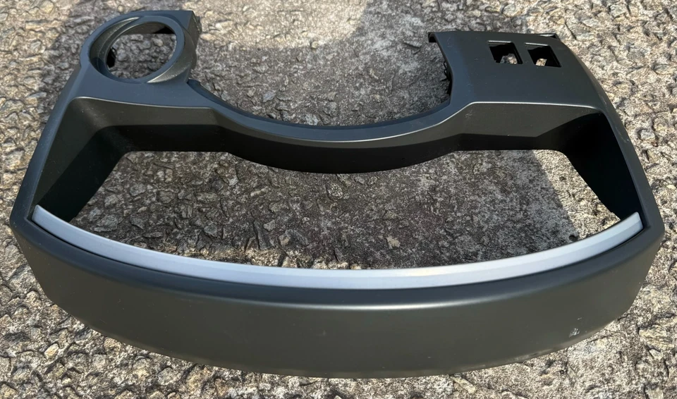 2004-07 Nissan Titan Armada Speedometer Cluster Gauge Dash Bezel Trim OEM Black - Image 2 of 3