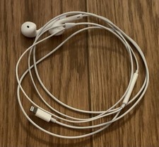 Apple EarPods Headphones with Lightning Connector Wired Earbuds w Remote White