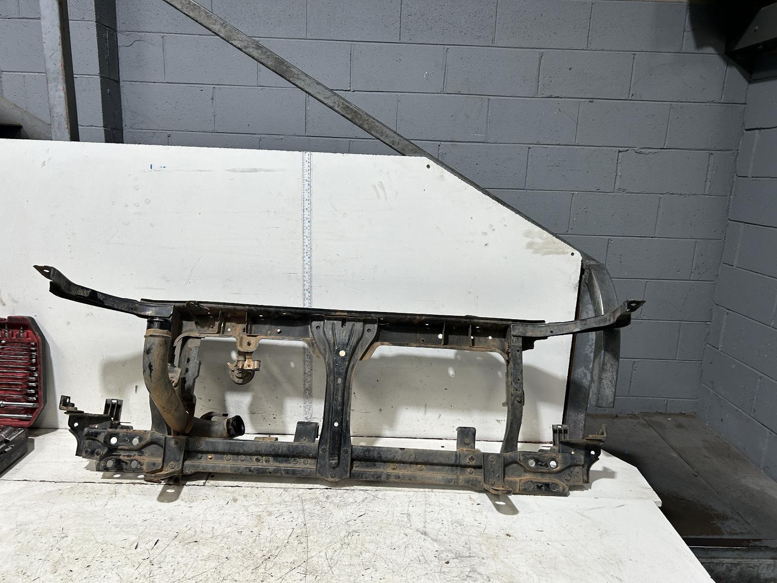 Nissan Navara Radiator Support with Bonnet Lock D40 03/2008-08/2015 - thumbnail 5