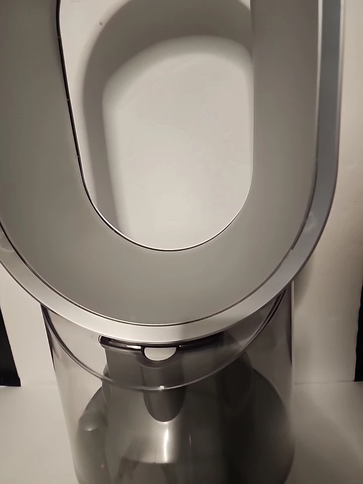 Dyson AM10 Humidifier w/Charger - White/Silver, Remote Not Included Tested Works - Image 4 of 4
