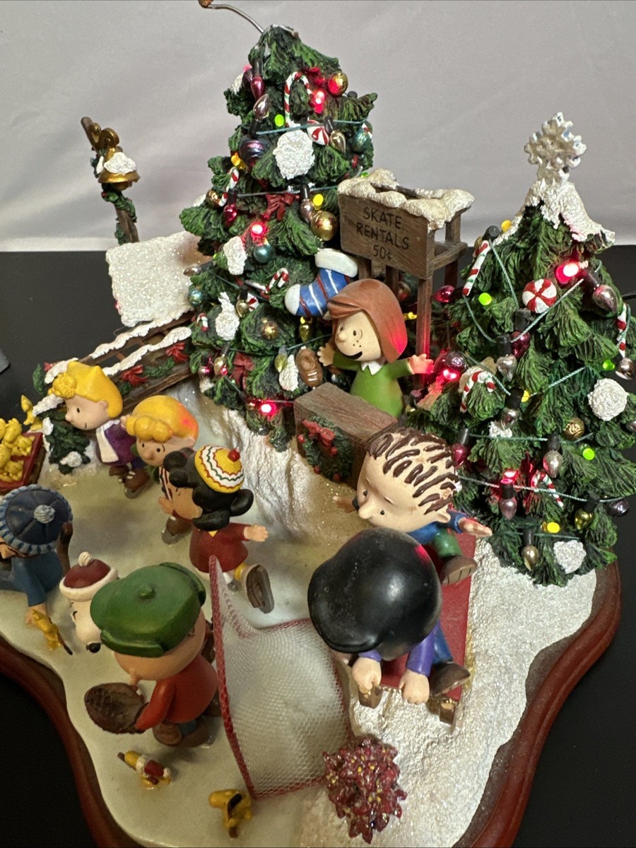 Danbury Mint Snoopy Peanuts Gang Christmas Skating Party Lighted