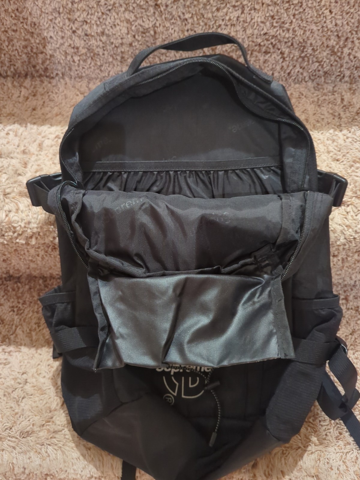 Authentic Supreme Black BackPack Barely Used Grea… - image 3
