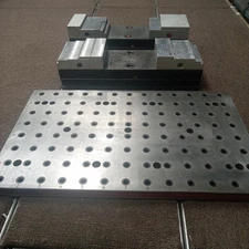 Chick Workholding Plate with 2 Clean Vices *Great Shape *
