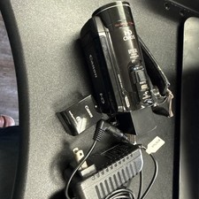 Canon VIXIA HF20 Digital Camcorder  2 Batteries / Chg - Not Working