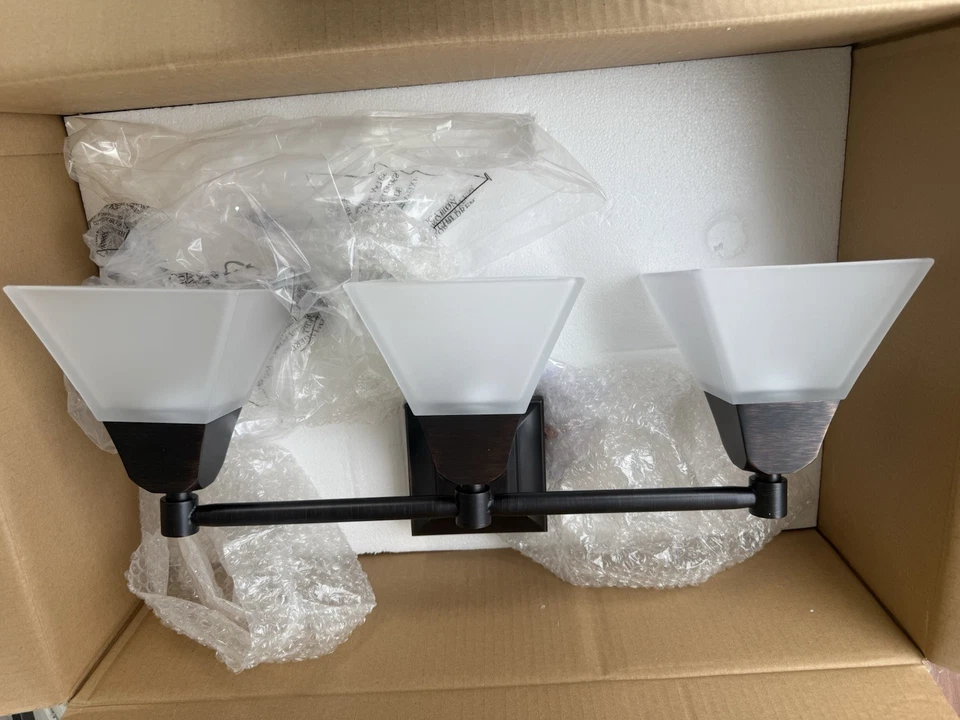 Kohler Lighting 23688-BA03 Memorias 24”W 3 luces tocador luz aceite frotado bronce Foto 3 de 4