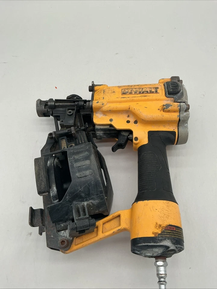 DeWALT 1-3/4 TO 3/4 In 15 Degree DW45RN Pneumatic Coil Roofing Nailer - Image 2 of 4