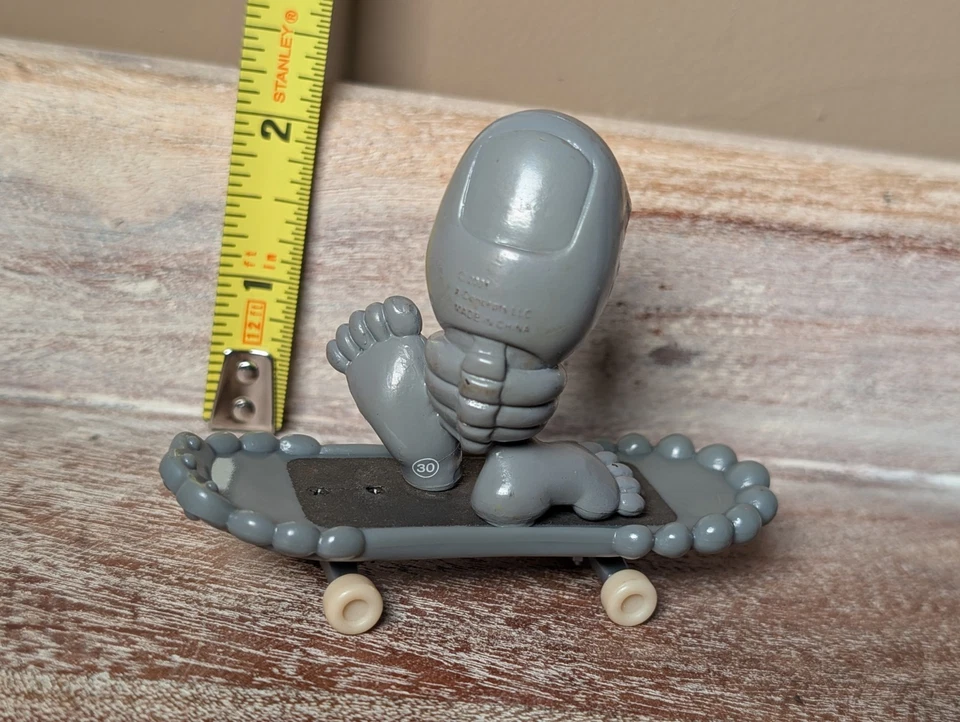 Tech Deck Dude Bonz Magnetic Figure W/ Skateboard - Image 2 of 3