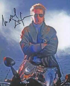 Michael Douglas サイン入りカード 25/100 Michael Douglas サイン入りカード 25/100 michael-douglas-autograph.jpg