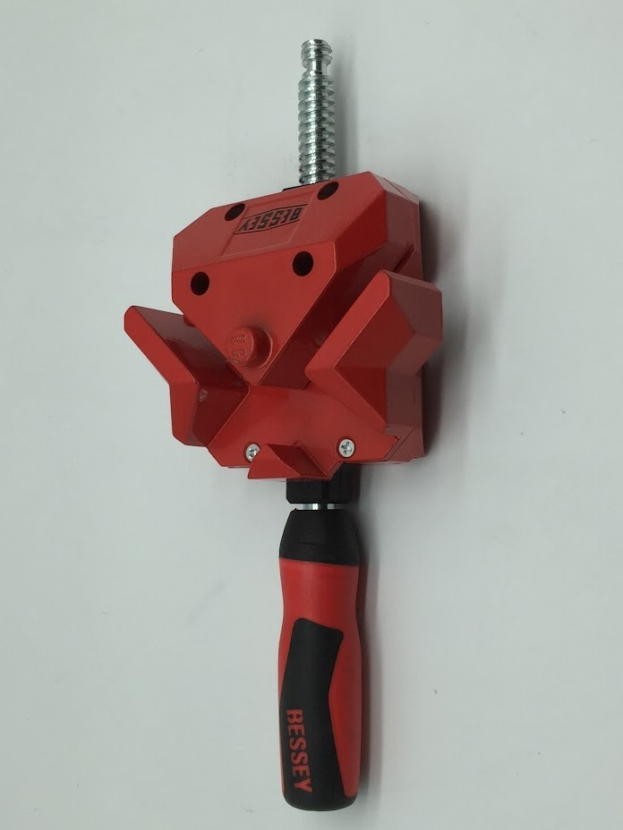 BESSEY 2 inch 90-Degree Angle Clamp with 1-1/8 Inch Throat Depth for Woodworking