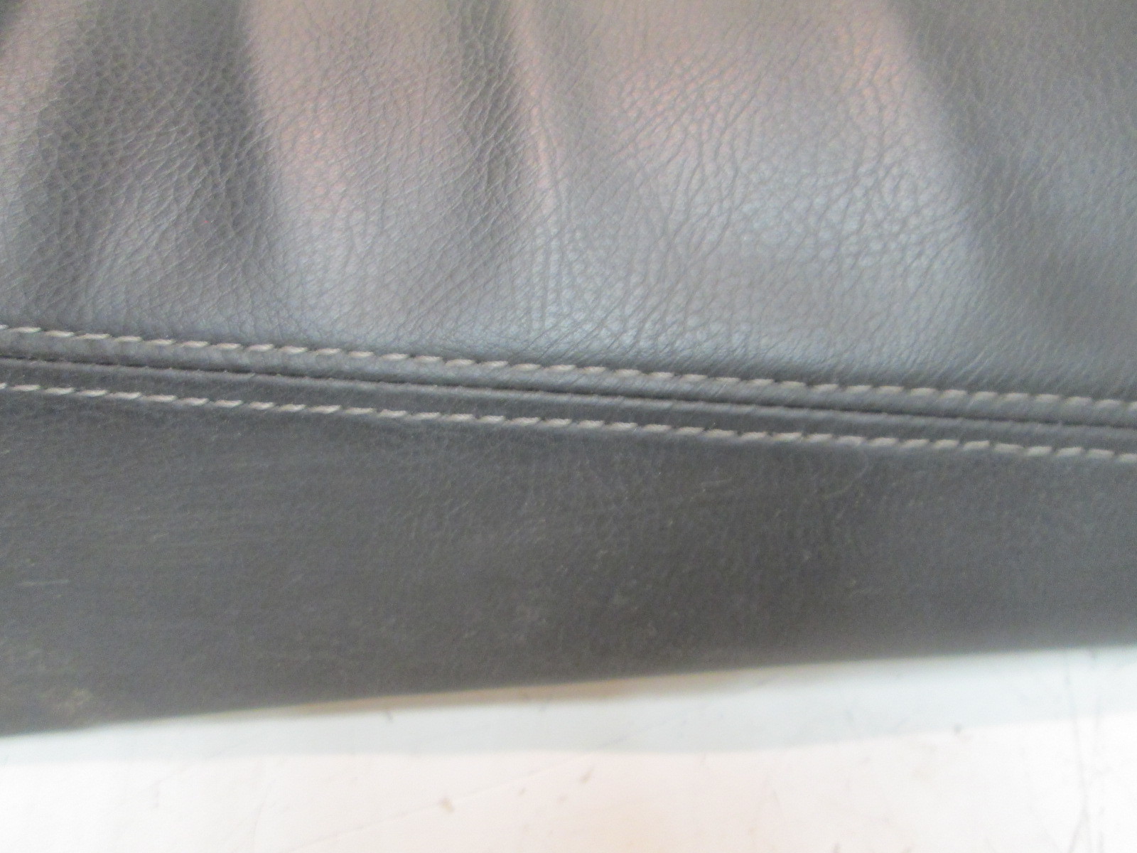Maserati Quattroporte 05-08- Rear LH Arm Rest / Door Panel - Black