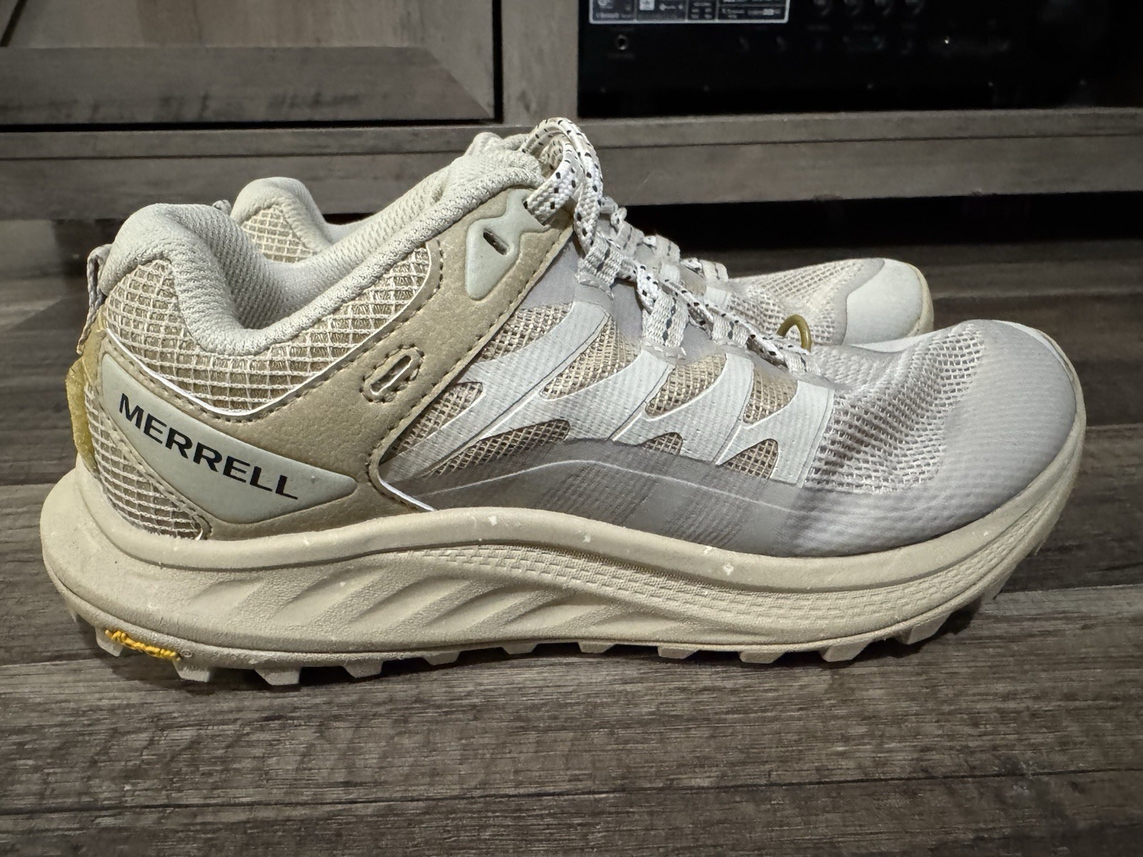 Merrell Antora 3 GTX Gore Tex taglia 6 scarpe da donna sneaker trail running Oyster