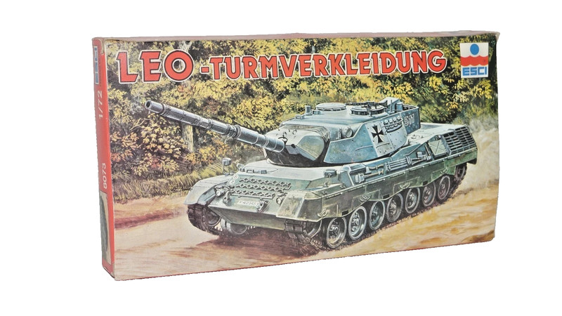 ESCI 1:72 SCALE " LEO - TURMVERKLE1DUNG TANK " PLASTIC MODEL KIT # 8073