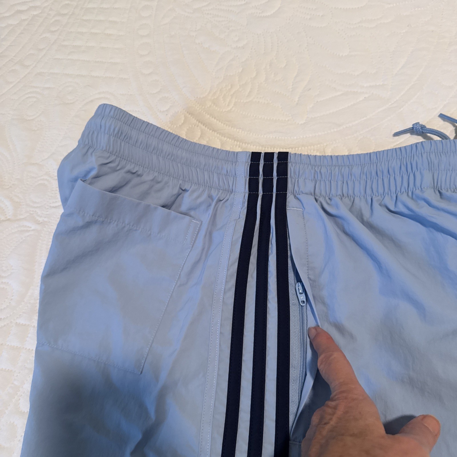 Adidas Originals Men's Size L Sky Blue/Navy Sprinter Shorts Zip Pockets JW6475 thumbnail 3