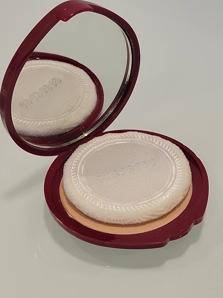 Polvo compacto ultra fino Deborah Cipria acabado natural suave, hecho en Italia Foto 2 de 4