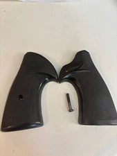Pachmayr Presentation Grip S&W K & L Frame Large Square Butt Revovlers