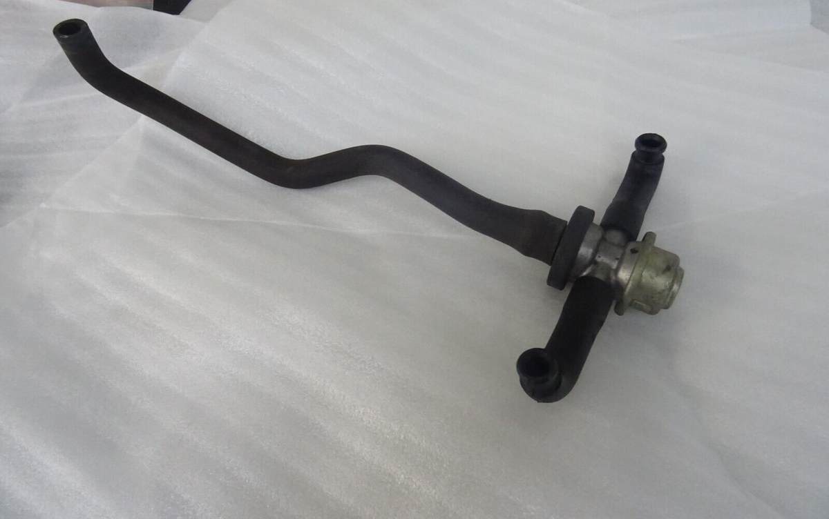 E4 Kawasaki GPZ 1100 ABS ZXT 10 E Engine Ventilation Denso