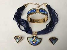 Michaela Frey Schmuckset-Kette, Armreif, Ohrclips