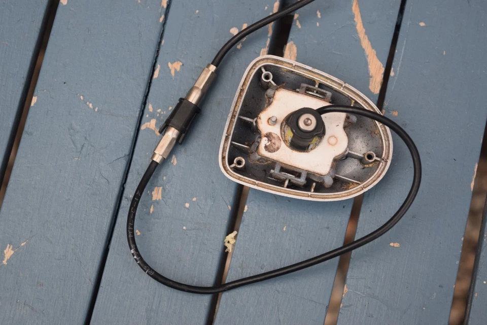 Antena de radio GPS maletero plateado Mercedes SLK230 2000 2001 2002 2003 2004 OEM Foto 2 de 3