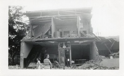 1952 Kern County Earthquake Photo Snapshot Tehachapi Cali Destroyed Build Woman