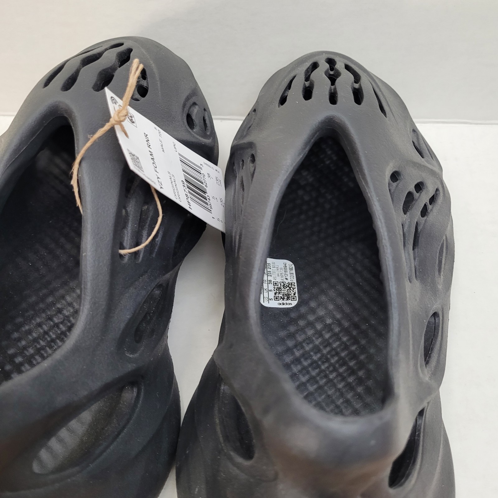 Adidas Yeezy Foam RNR Men's Sneakers Onyx Sz 5 NWT thumbnail 5