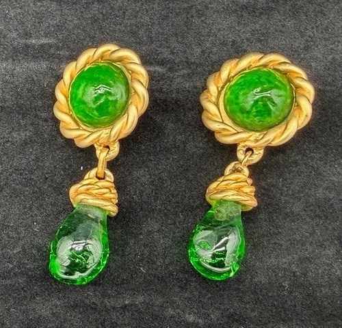 Authentic CHANEL Vintage Gripoix Glass Bead Drop ClipOn Earrings Costume Jewelry