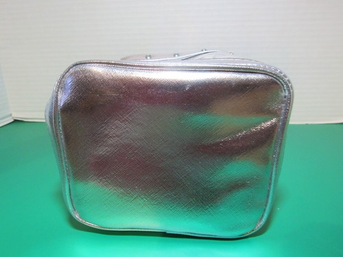 VICTORIA’S SECRET Makeup Bag Metallic Silver Train Case Mother's Gift Style New - Picture 6 of 6