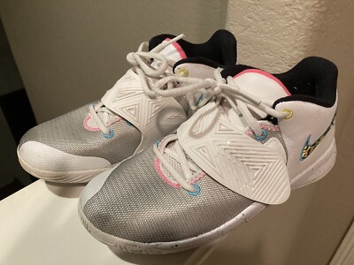 Nike Boys Kyrie Flytrap 3 BQ5620-104 Gray Basketball Shoes Sneakers Size 7Y 