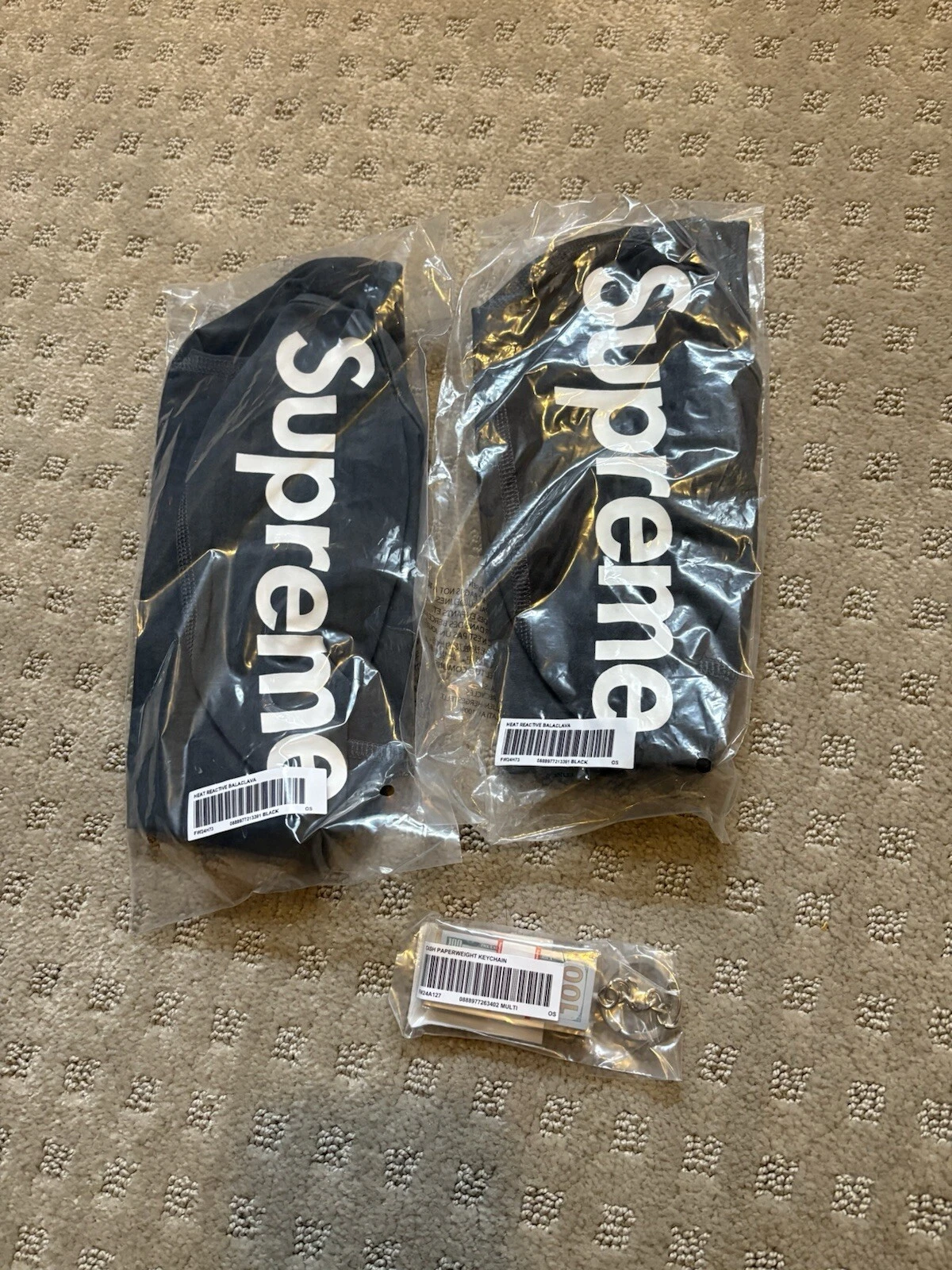 Porte clés presse papiers Supreme Box Logo Balaclava Heat Reactive FW24 