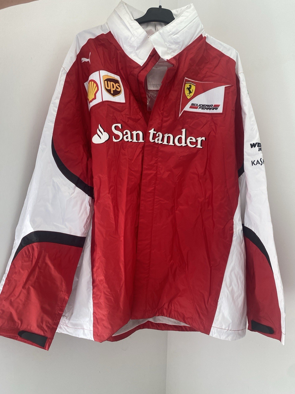 Blouson Formule 1 Ferrari mi-saison pour les weekends de Grand Prix