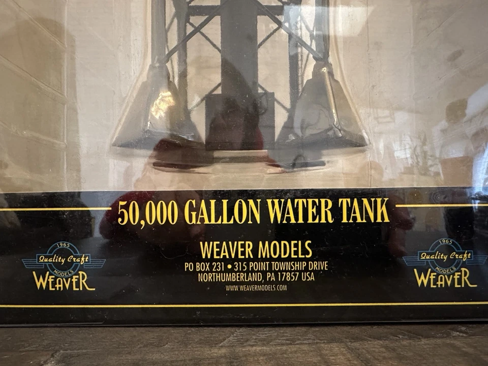 Torre de tanque de agua Weaver O 50000 galones G1955A negra, latón Foto 3 de 4