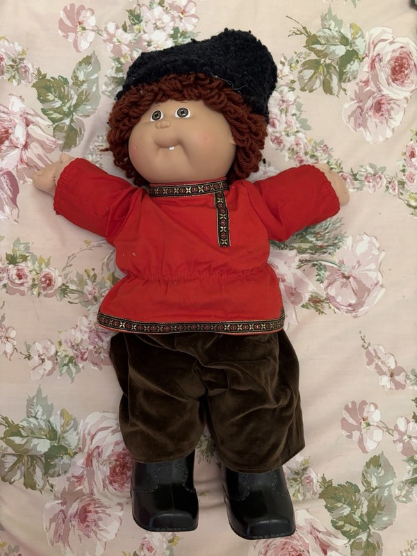 1984 World Traveler Cabbage Patch Kid Russian Girl Toy Doll