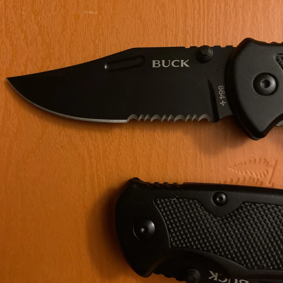 Navaja de bolsillo Buck Foto 2 de 2