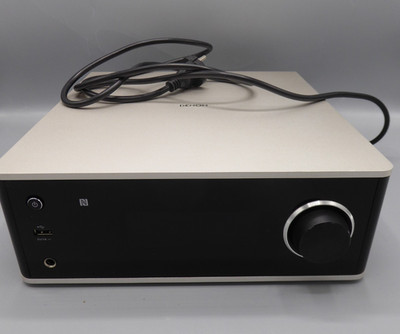Denon DRA-100 Digitalverstärker mit Streaming-Funktionen ohne Fernbedienung