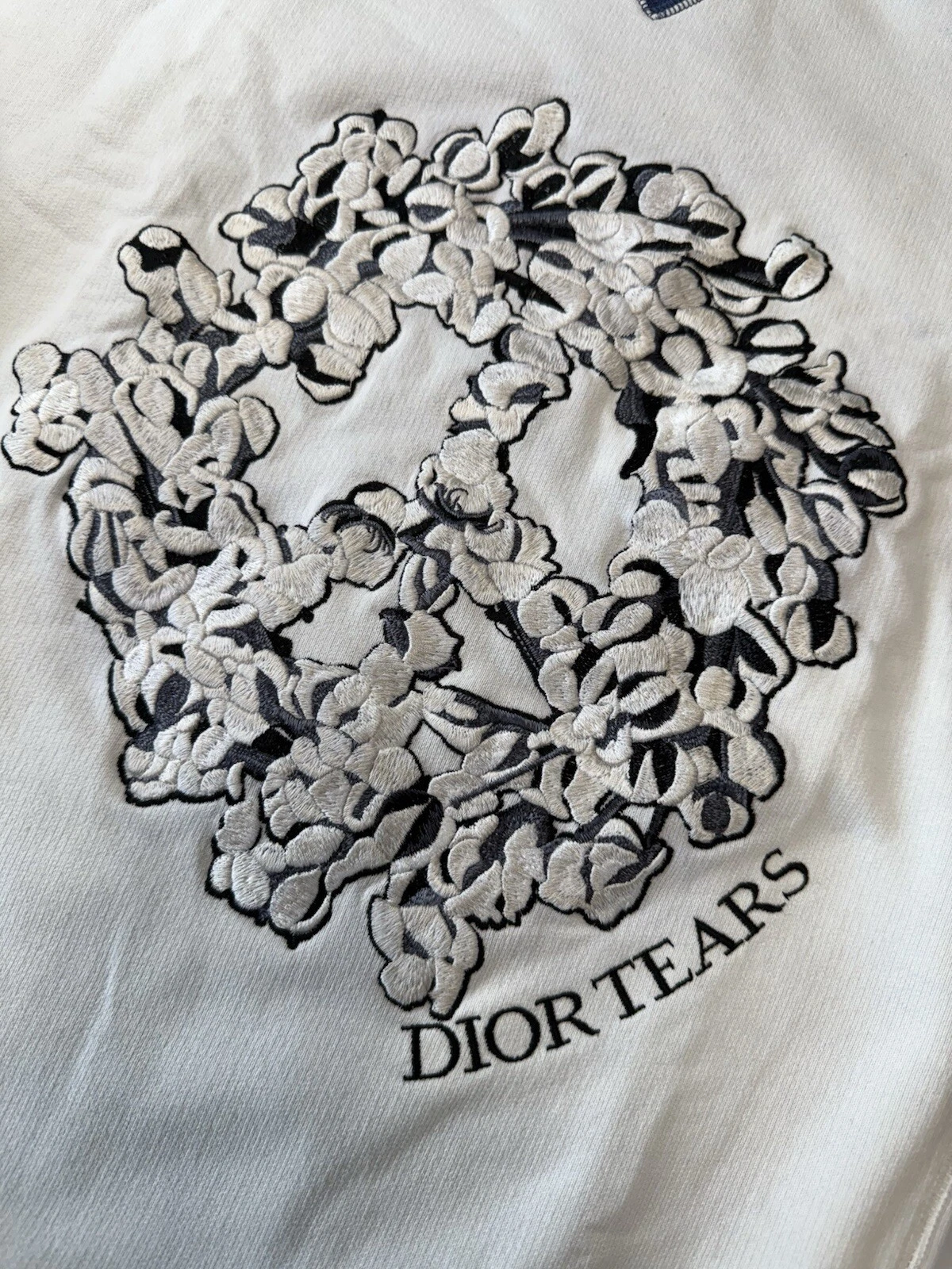 Felpa Dior x Denim Tears con logo ricamato campione (neve rilasciata al pubblico)