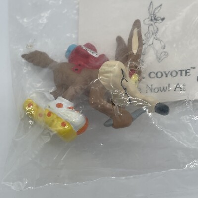 Wile E Coyote Looney Tunes PVC Figure Shell Oil Co. New Sealed in Package 1990
