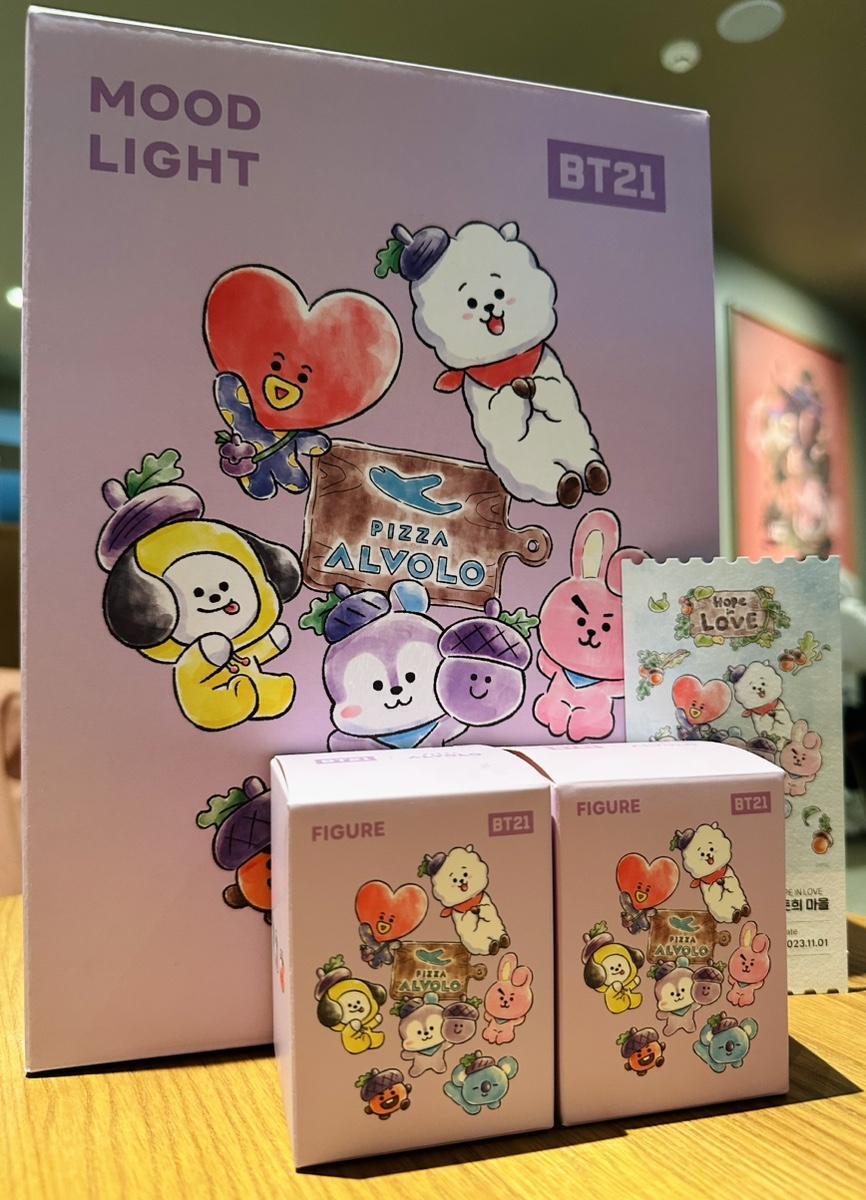 BTS BT21 ピザ コラボ ムードランプ フィギュアコンプ BTS BT21 ピザ コラボ ムードランプ フィギュアコンプ