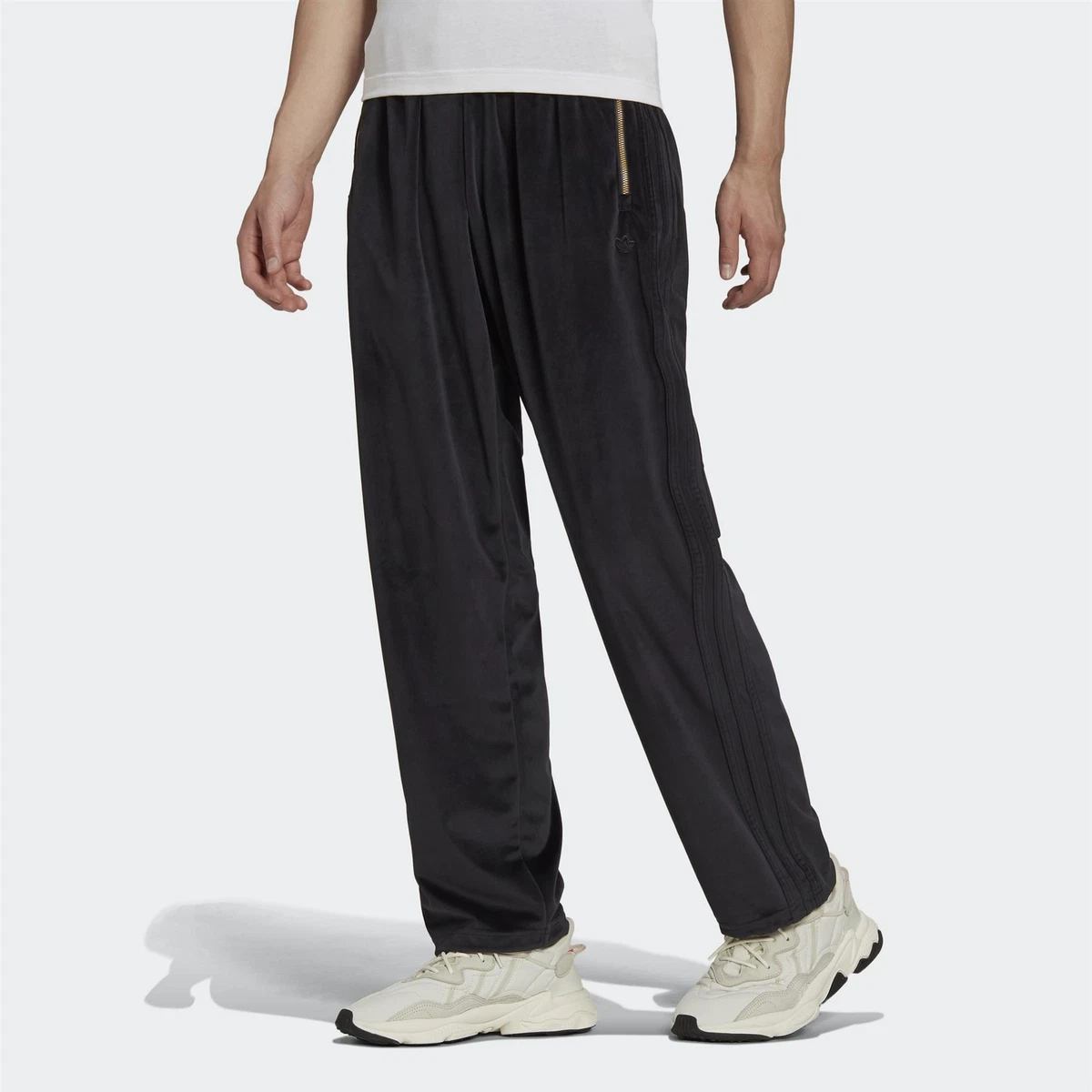 adidas ORIGINALS MEN'S VELOUR TRACK PANTS JOGGERS BLACK VELVET 3