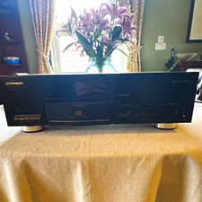 Pioneer PD-S501 CD Player Black Legato Link Conversion Stereo RCA Outputs