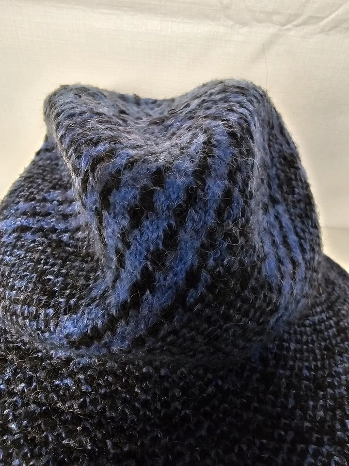 Sombrero Cadaz Años 80 Vintage Italiano Azul Negro Acrílico Fedora Tirol Trilby Pequeño Foto 4 de 4