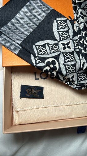 Louis Vuitton NWT Black Grey Monogram 100% Silk Since 1854 Bandeau Scarf - 第 4/5 張圖片