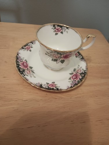 Vintage ROYAL ALBERT CONCERTO Porzellan Fußschale & Untertasse