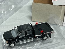 DEWEZE paca redonda plataforma plana Ford 2018 F350 brazos pivotantes negros fundición de especificaciones 1:64 nuevo en caja