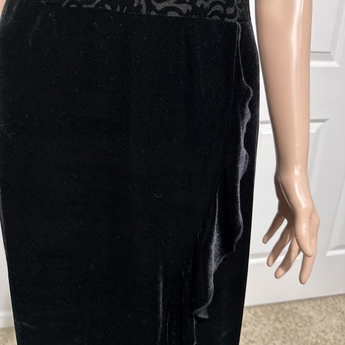 Vintage Studio Kleid schwarz Samt S/M 40’s Look mit Mustereinsatz in der Taille - Bild 3 von 8