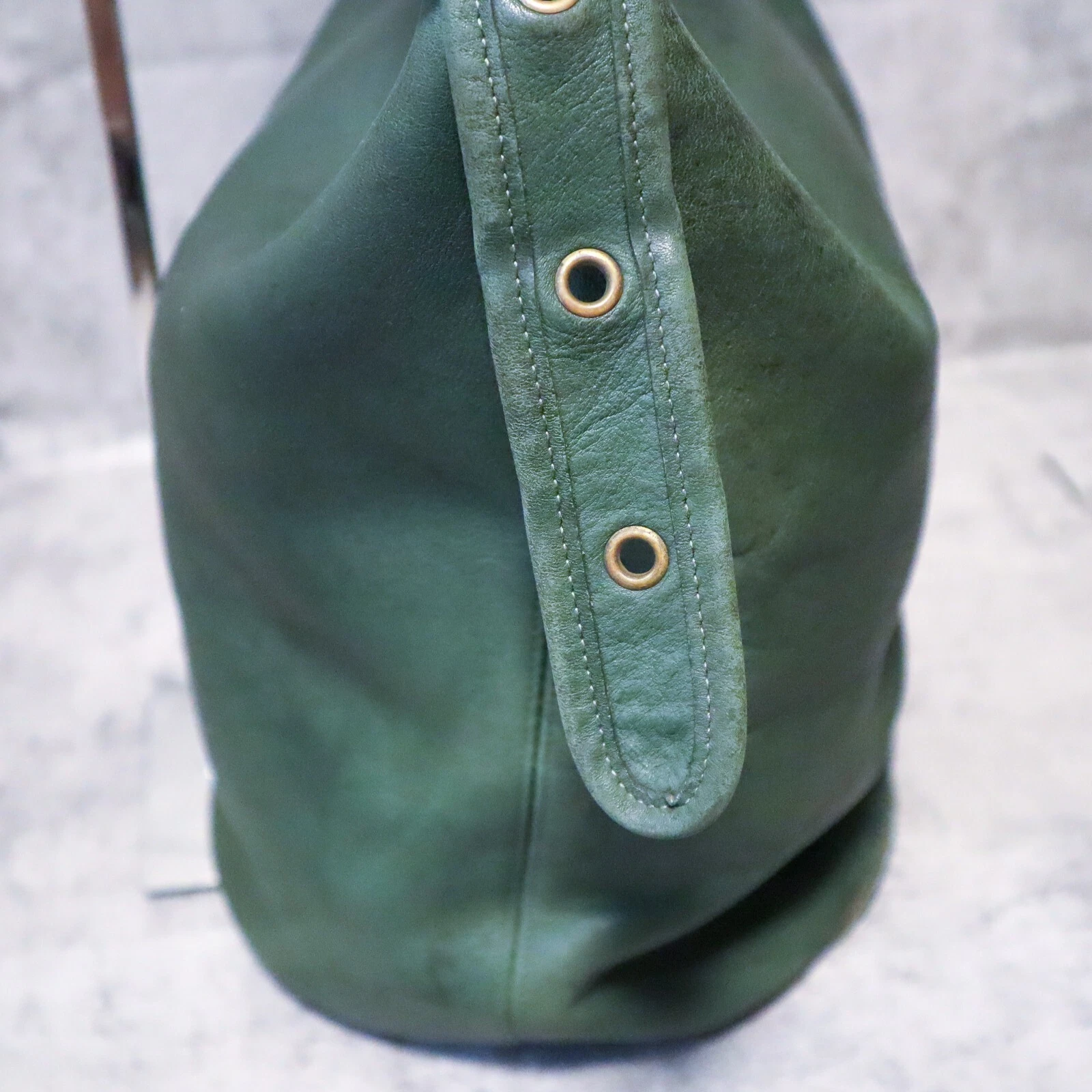 Borsa a tracolla Coach vintage 9085 verde pelle conciata a guanto made in USA