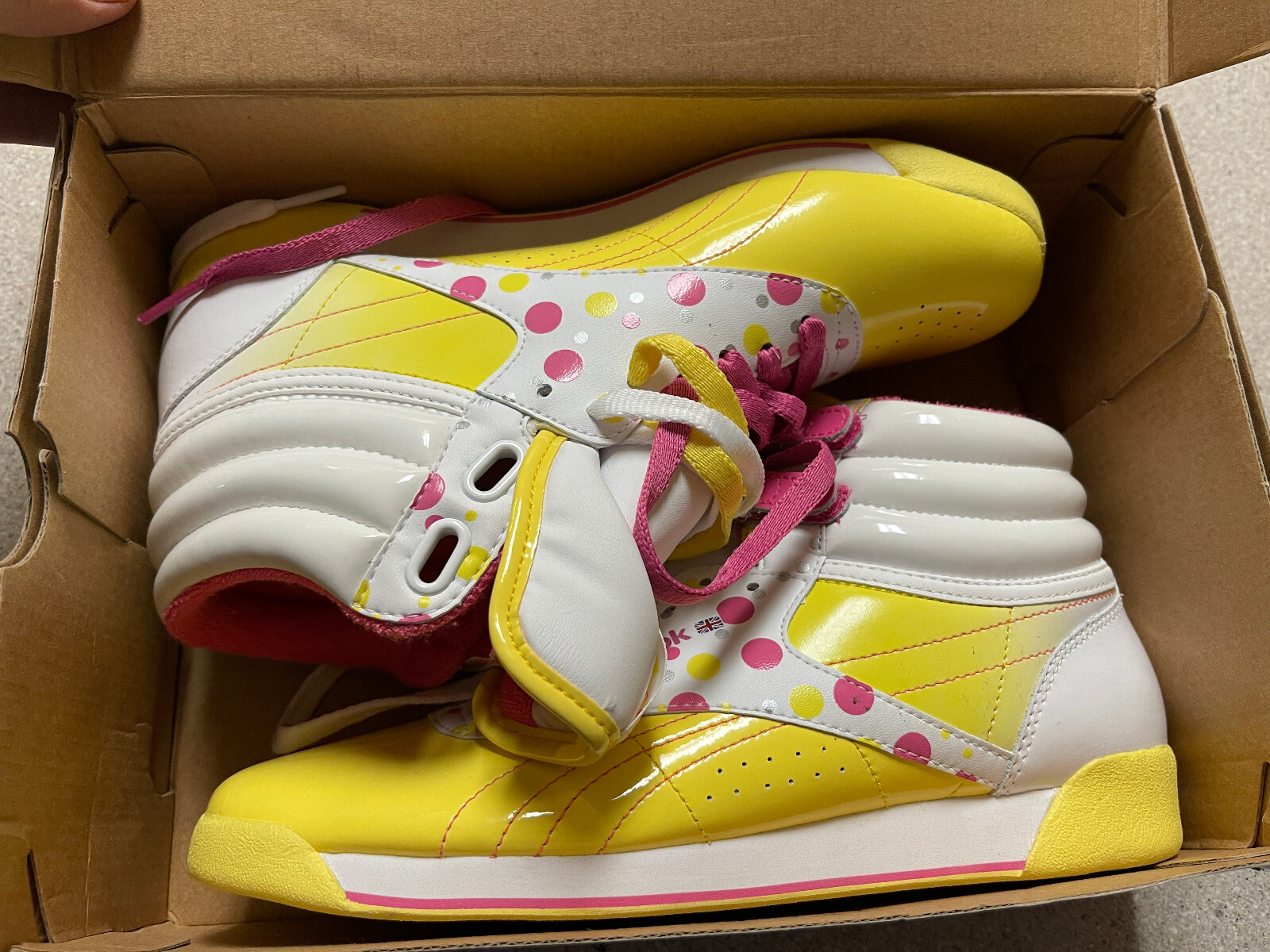 Reebok Classic Hi Top RB 812 PVN 2-J04423 - HI LIQUID SPRING DOTS. NEW. SIZE 8 W